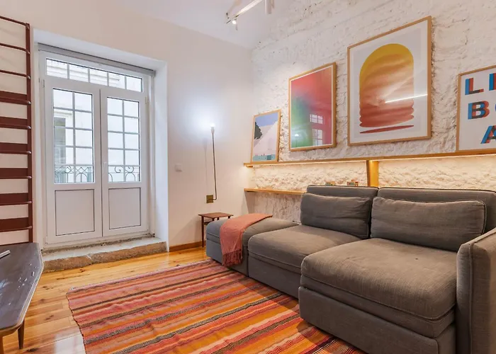 Bright & Central Loft By Lovelystay