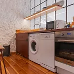 Bright & Central Loft By Lovelystay