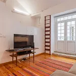 Bright & Central Loft By Lovelystay